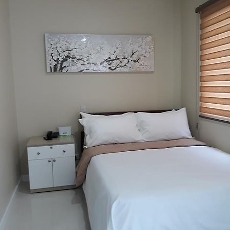 Yulz 516 At Cityscape Bacolod Exterior photo