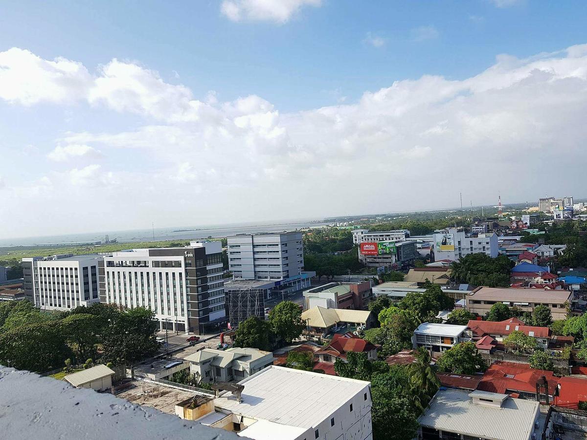 Yulz 516 At Cityscape Bacolod Exterior photo